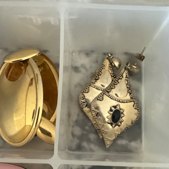 Assorted Earrings Collection - Picture 11 of 14